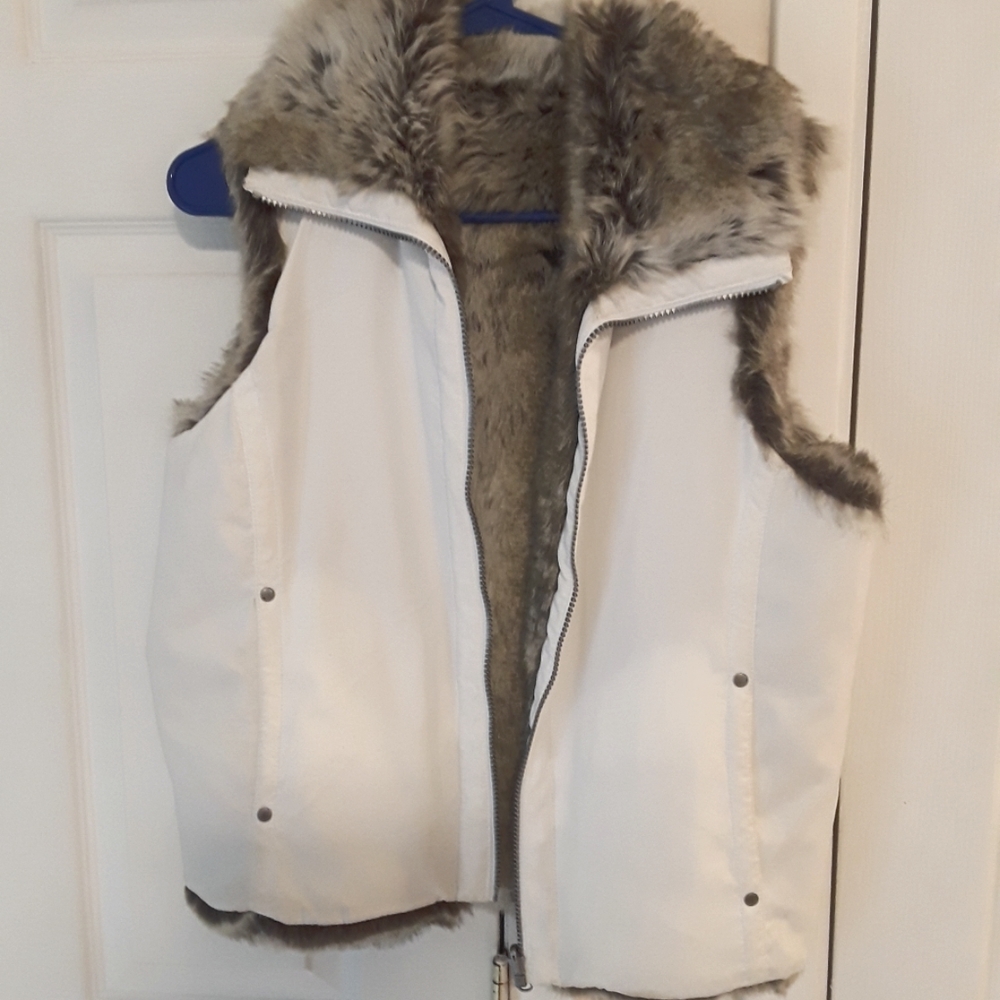 Reversible vest